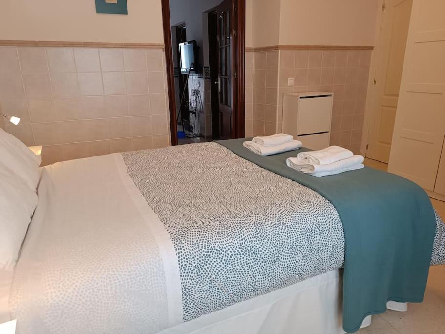 Tipico Y Pintoresco Patio De Vecinos, Con Encanto Sevilla Kültér fotó