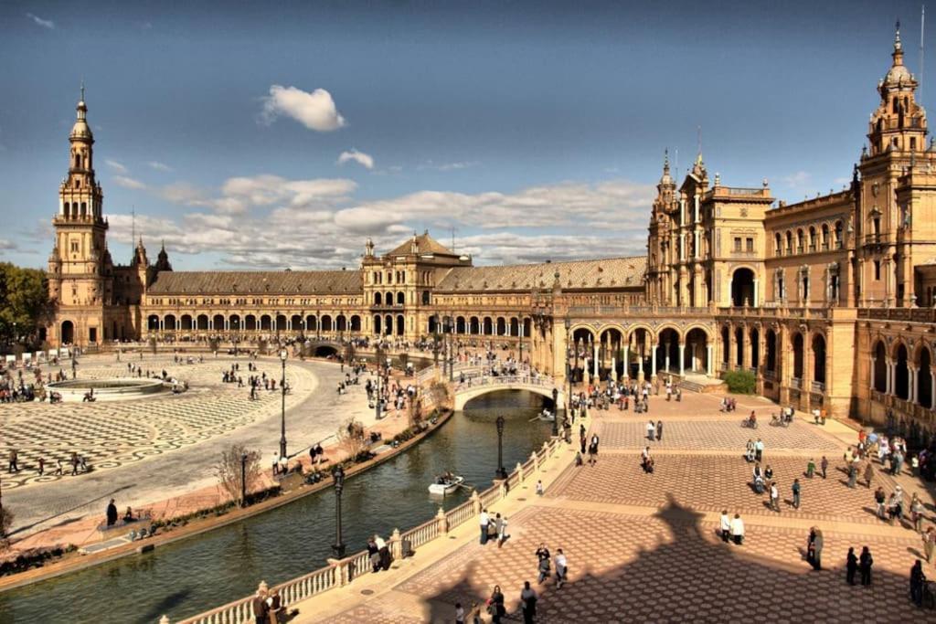 Tipico Y Pintoresco Patio De Vecinos, Con Encanto Sevilla Kültér fotó