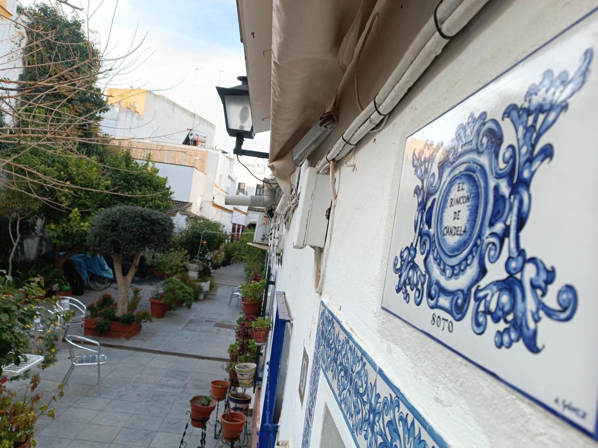 Tipico Y Pintoresco Patio De Vecinos, Con Encanto Sevilla Kültér fotó