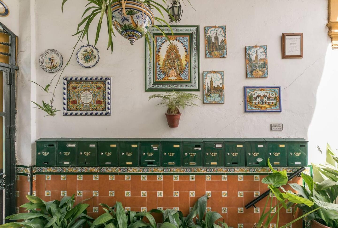 Tipico Y Pintoresco Patio De Vecinos, Con Encanto Sevilla Kültér fotó